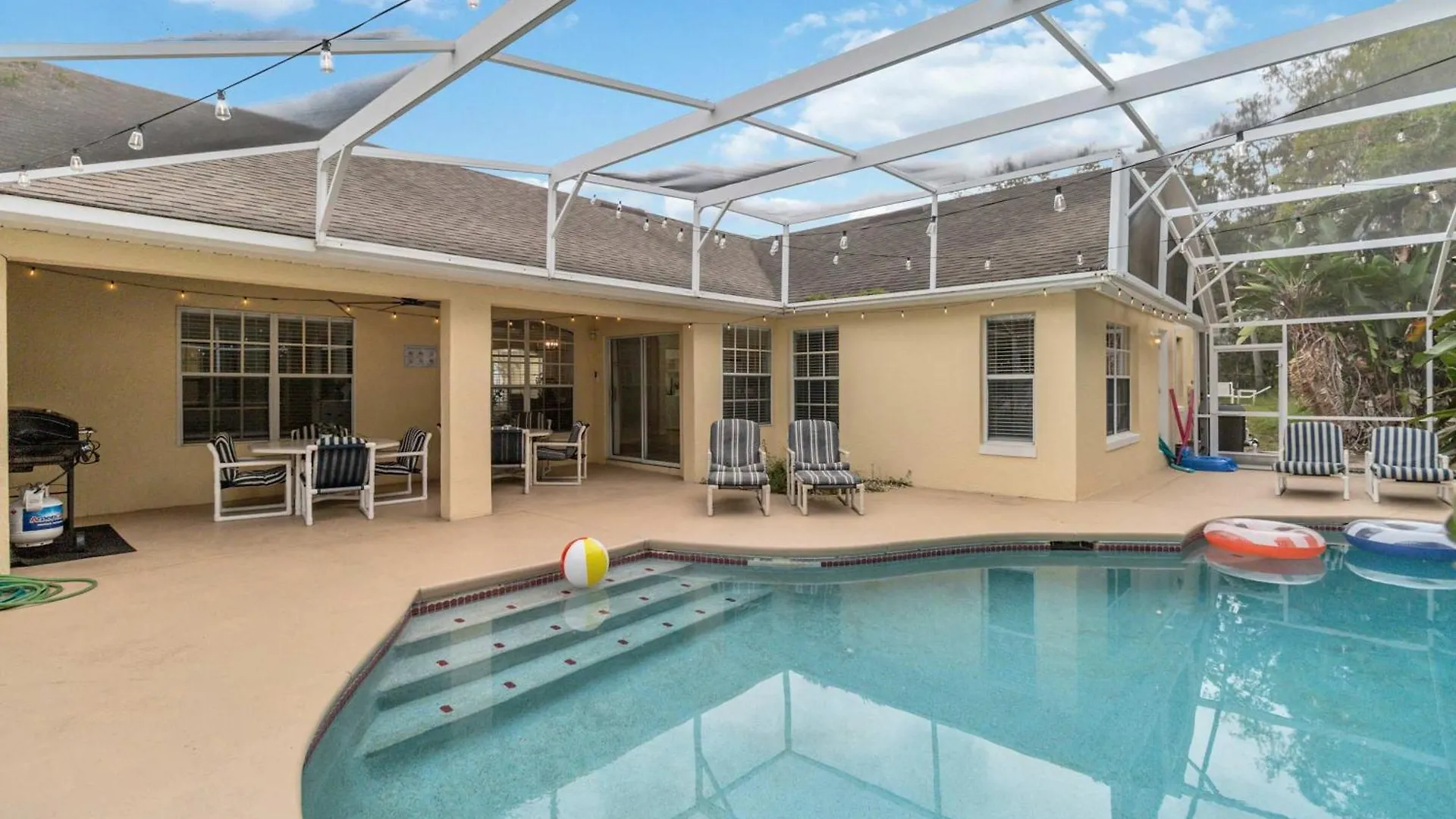 Beautiful House Pool Game Room Davenport 0*,  United States