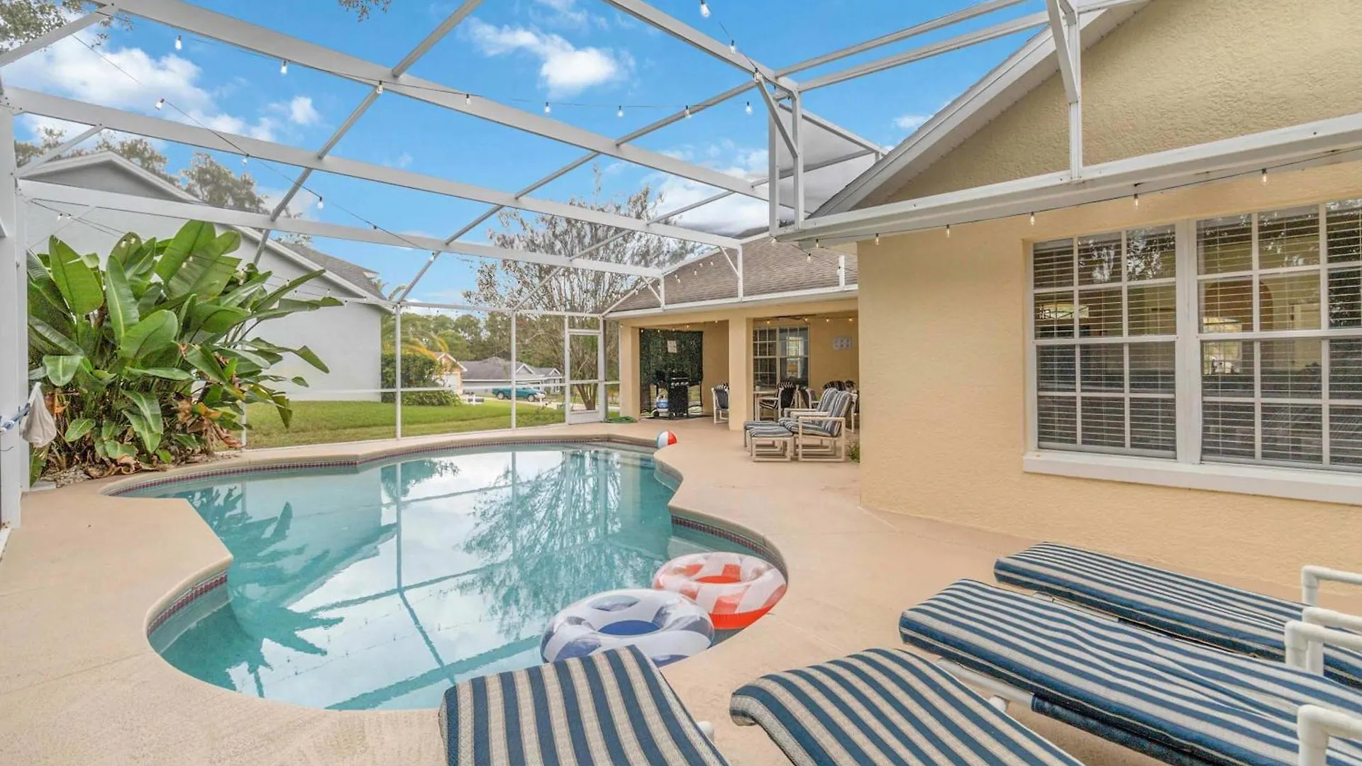 Beautiful House Pool Game Room Davenport